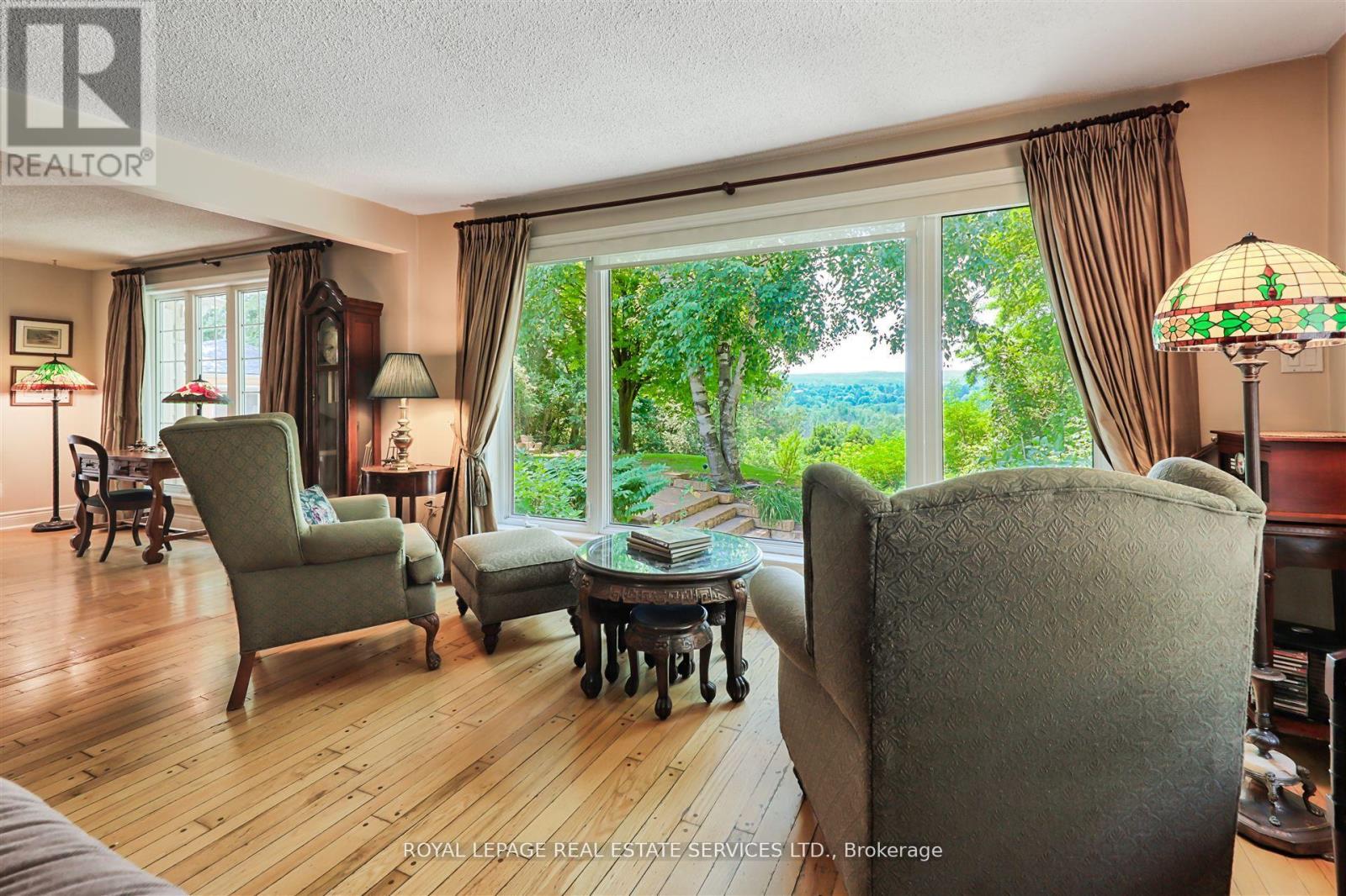15624 Hurontario Street, Caledon, Ontario  L7C 2C4 - Photo 12 - W12451339