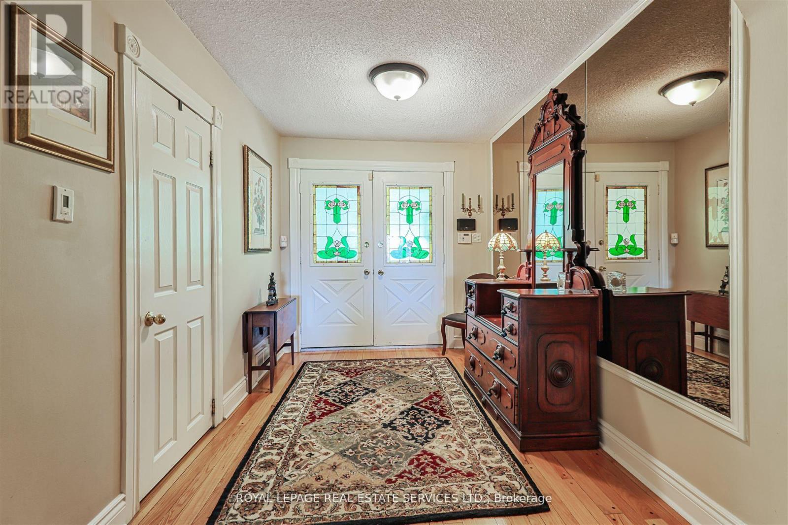 15624 Hurontario Street, Caledon, Ontario  L7C 2C4 - Photo 8 - W12451339