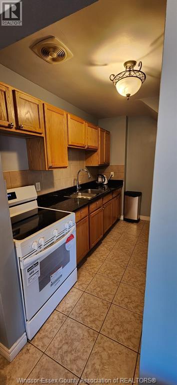 1930 Columbia Court Unit# 25, Windsor, Ontario  N9E 1B1 - Photo 4 - 25025632