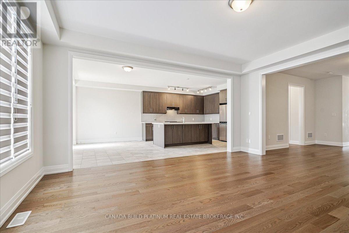 29 Gladmary Drive, Brampton, Ontario  L6Y 6K9 - Photo 11 - W12451549
