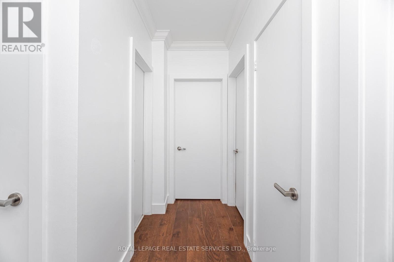 27 Lothian Avenue, Toronto, Ontario  M8Z 4J9 - Photo 12 - W12451557
