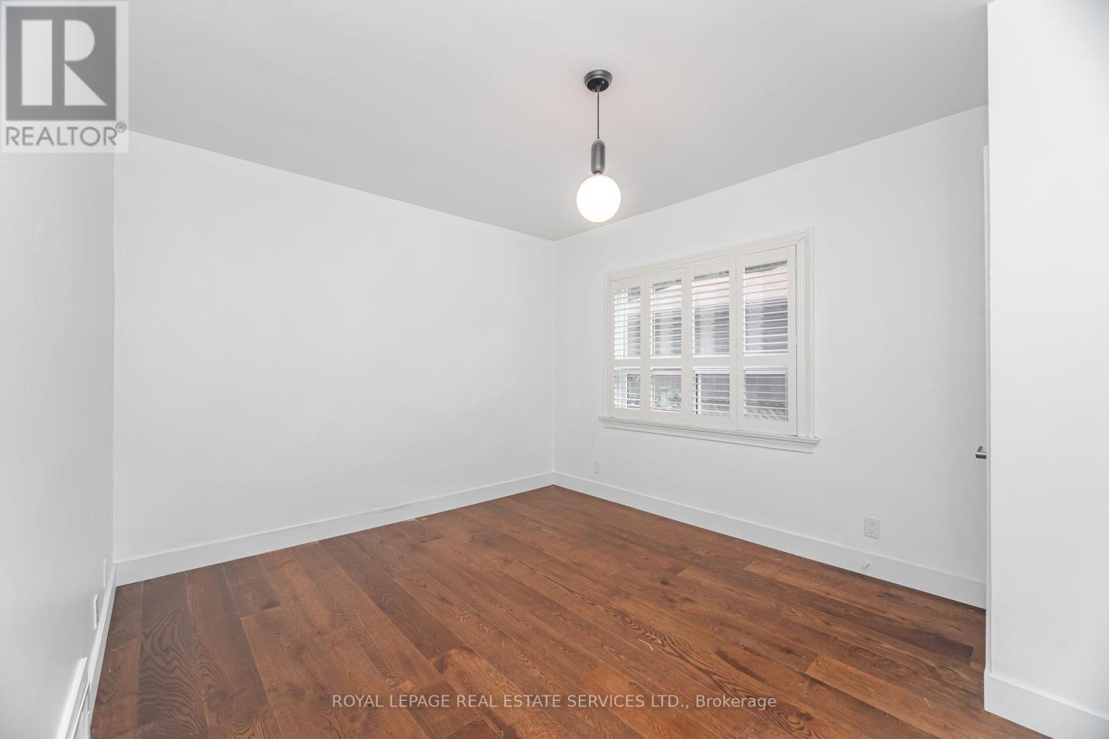 27 Lothian Avenue, Toronto, Ontario  M8Z 4J9 - Photo 13 - W12451557
