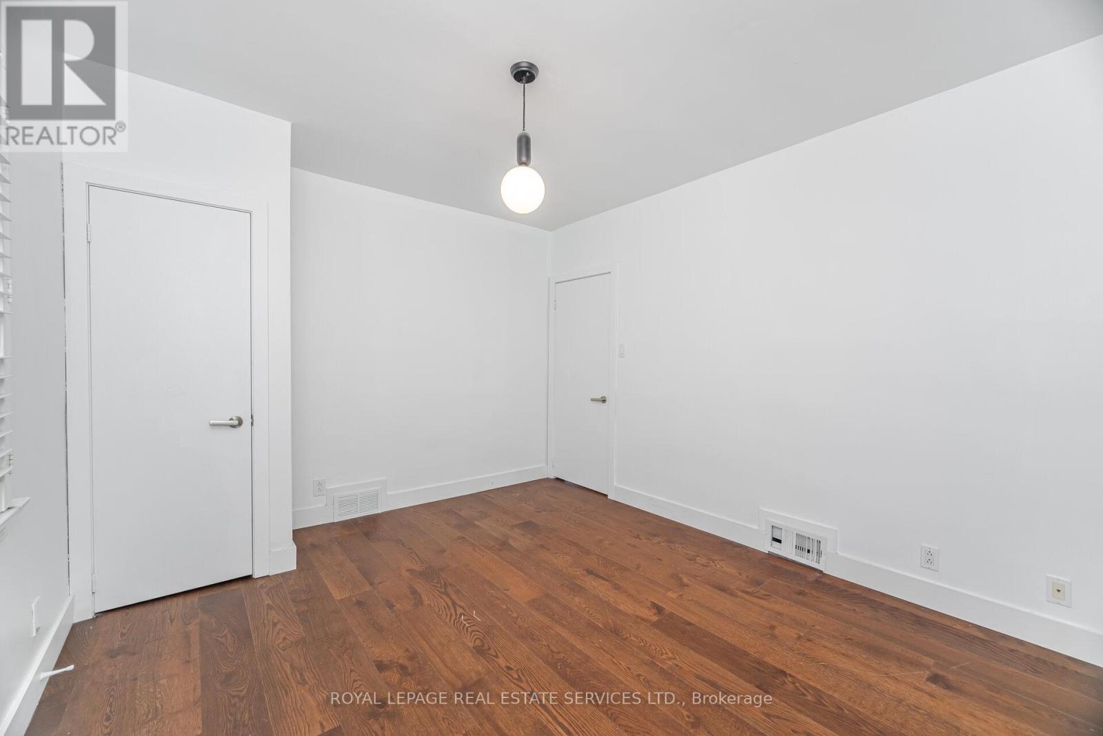 27 Lothian Avenue, Toronto, Ontario  M8Z 4J9 - Photo 14 - W12451557