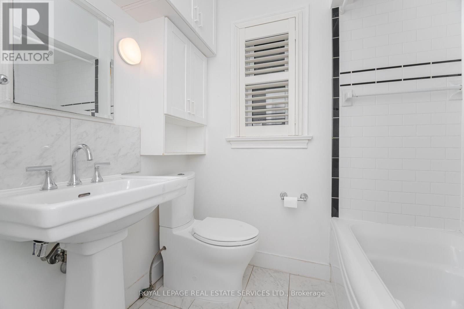 27 Lothian Avenue, Toronto, Ontario  M8Z 4J9 - Photo 17 - W12451557