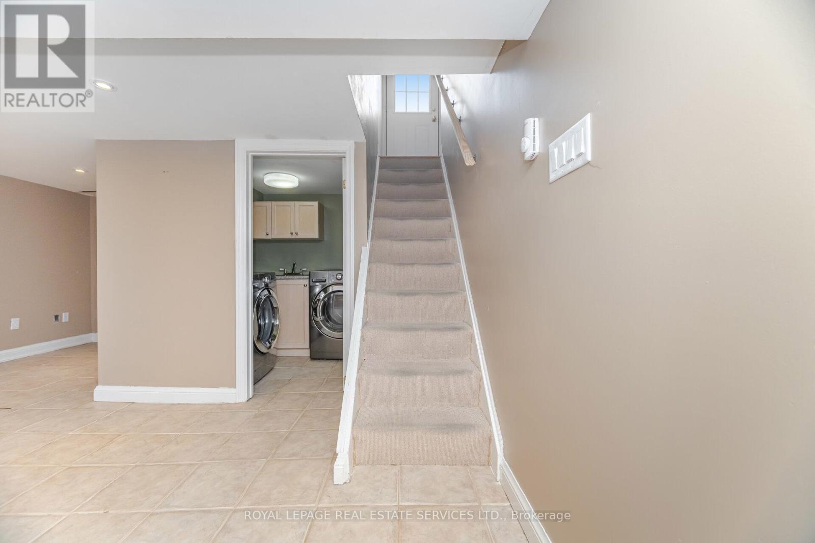 27 Lothian Avenue, Toronto, Ontario  M8Z 4J9 - Photo 18 - W12451557