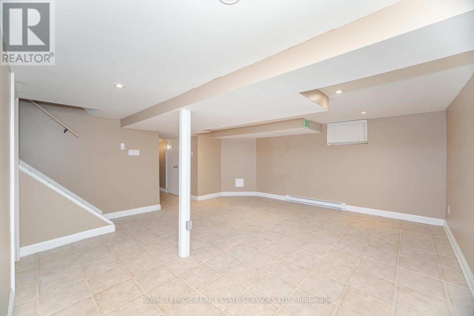 27 Lothian Avenue, Toronto, Ontario  M8Z 4J9 - Photo 19 - W12451557