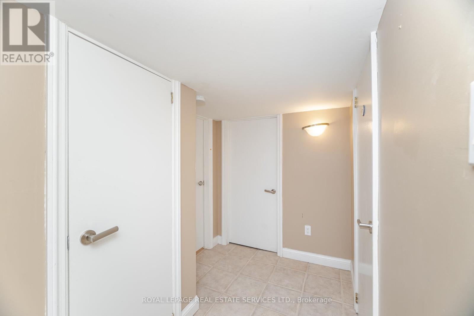 27 Lothian Avenue, Toronto, Ontario  M8Z 4J9 - Photo 22 - W12451557