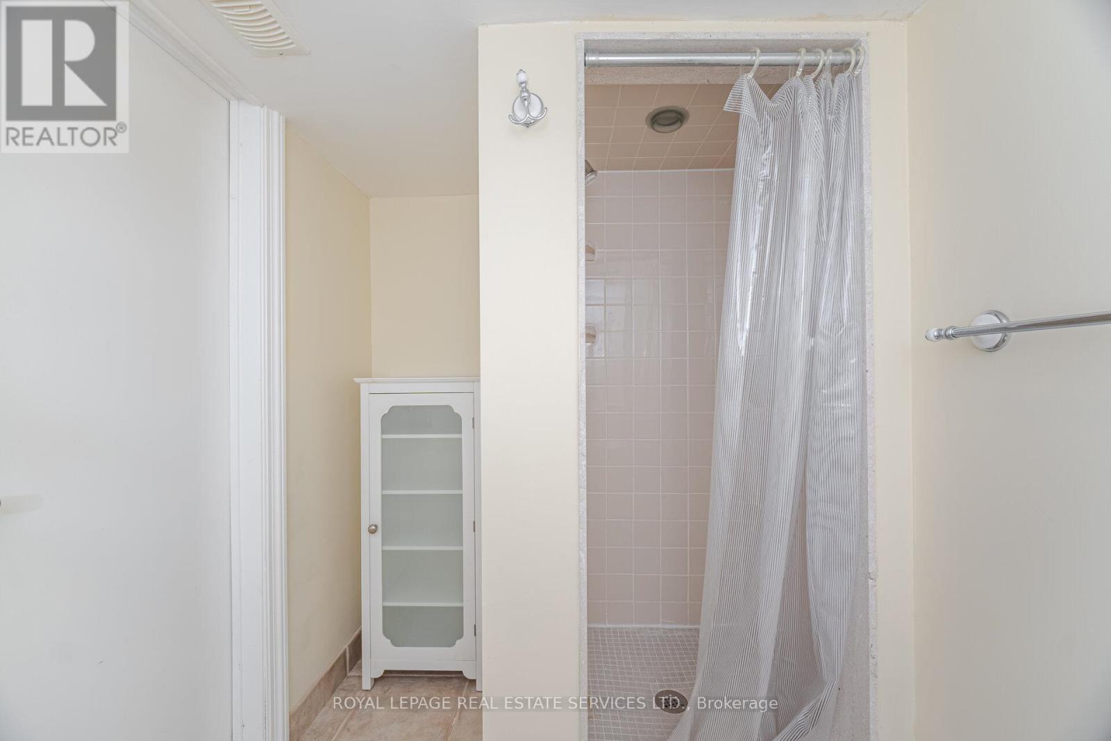 27 Lothian Avenue, Toronto, Ontario  M8Z 4J9 - Photo 26 - W12451557