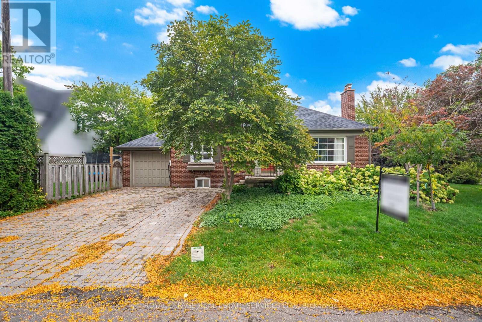 27 Lothian Avenue, Toronto, Ontario  M8Z 4J9 - Photo 33 - W12451557