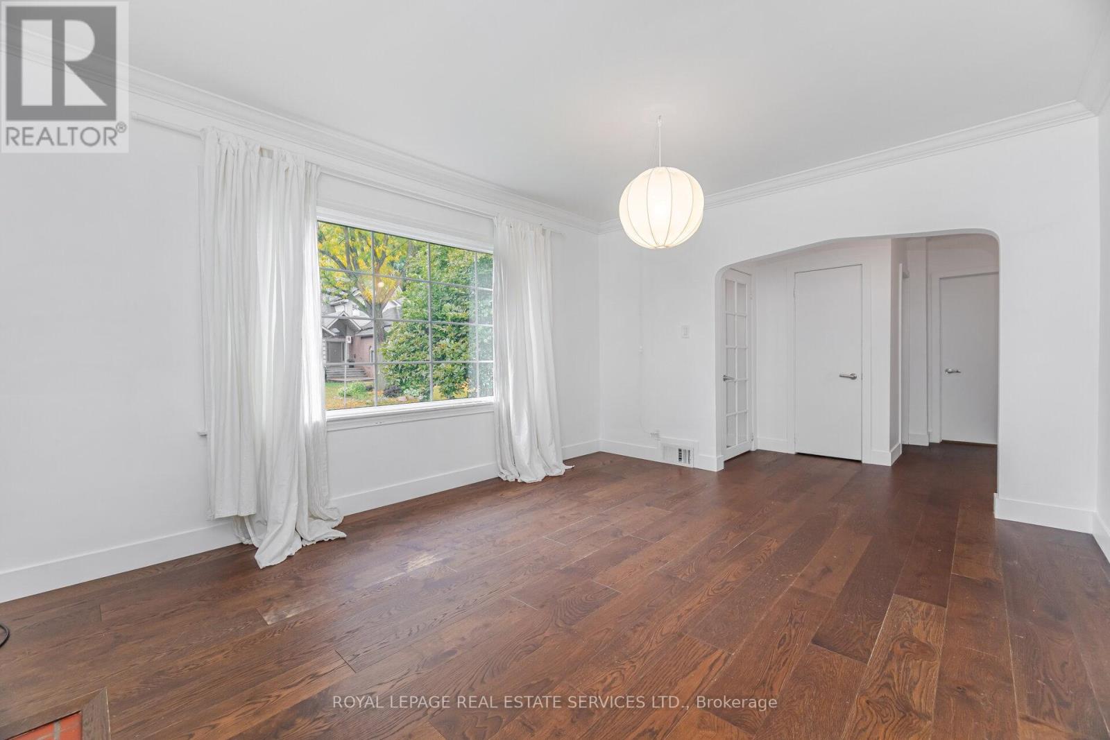 27 Lothian Avenue, Toronto, Ontario  M8Z 4J9 - Photo 4 - W12451557