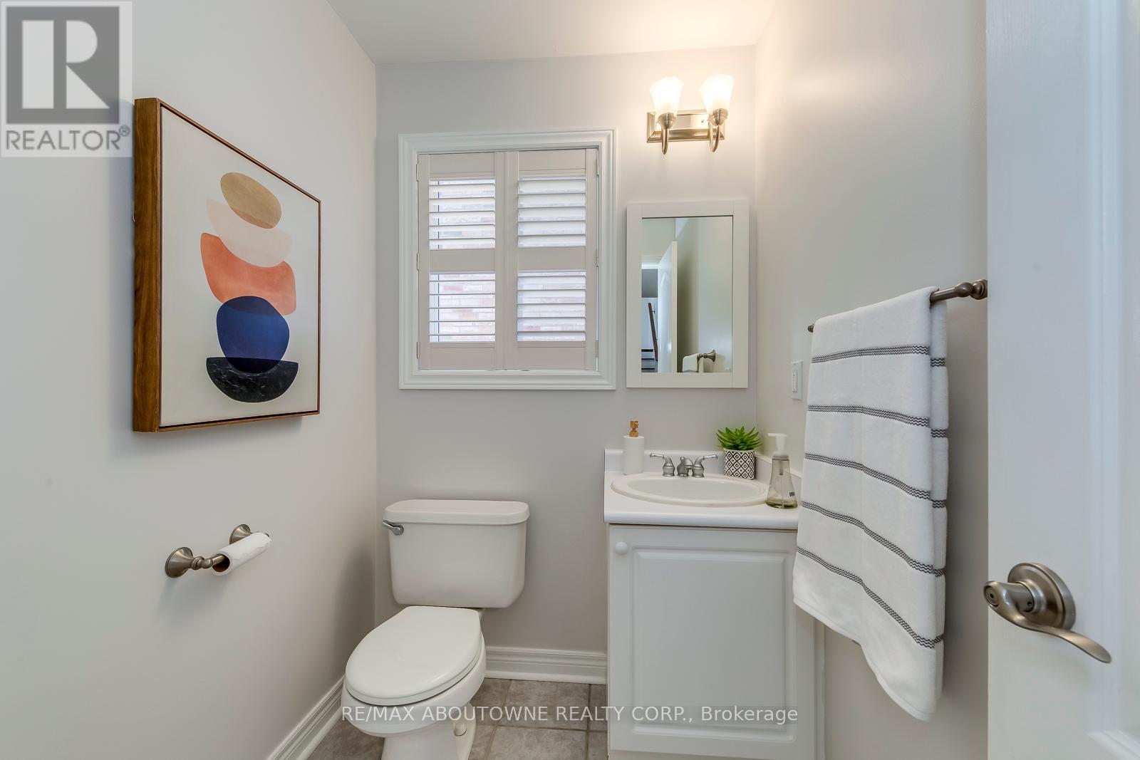 2491 Logan Avenue, Oakville, Ontario  L6H 6S1 - Photo 16 - W12451563