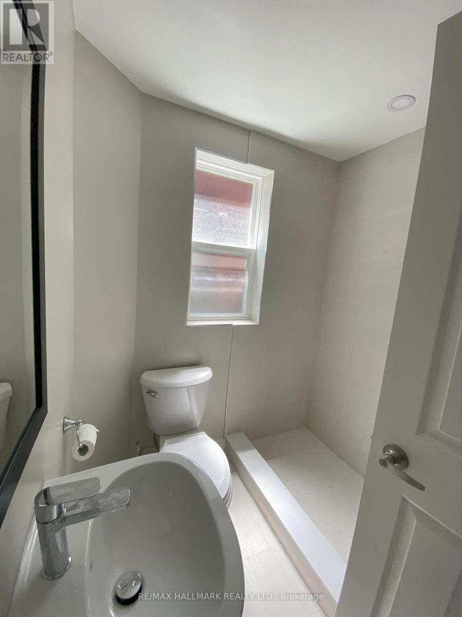 Upper - 479 Margueretta Street, Toronto, Ontario  M6H 3S6 - Photo 5 - W12451569