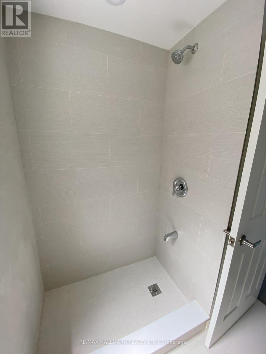Upper - 479 Margueretta Street, Toronto, Ontario  M6H 3S6 - Photo 6 - W12451569