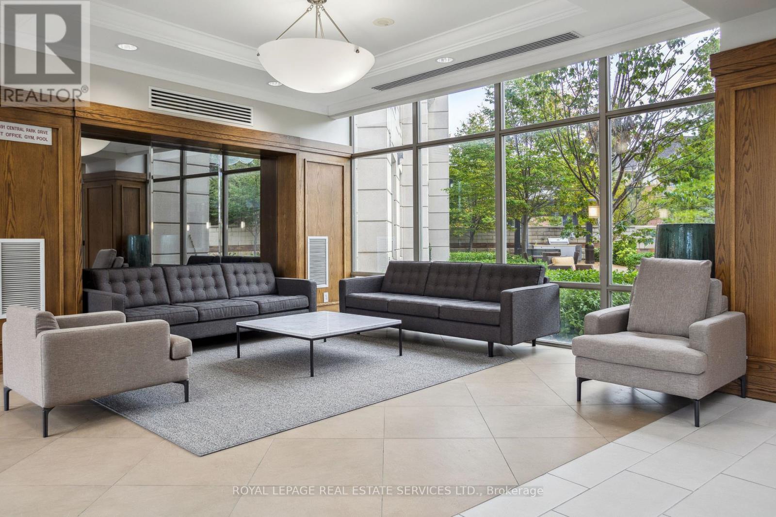 209 - 2379 Central Park Drive, Oakville (Ro River Oaks), Ontario  L6H 0E3 - Photo 5 - W12451578