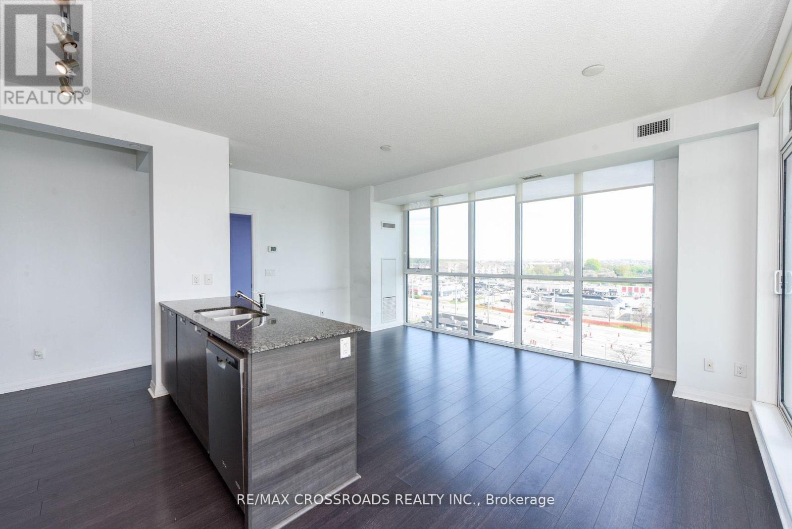 807 - 55 Eglinton Avenue W, Mississauga, Ontario  L5R 3P5 - Photo 11 - W12451580