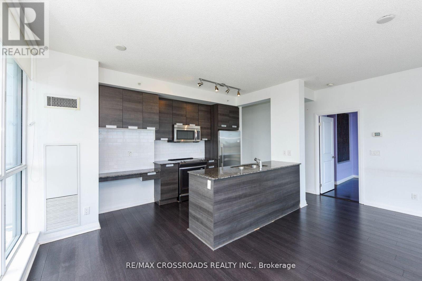 807 - 55 Eglinton Avenue W, Mississauga, Ontario  L5R 3P5 - Photo 14 - W12451580
