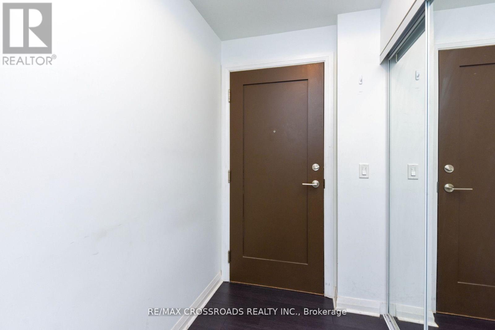 807 - 55 Eglinton Avenue W, Mississauga, Ontario  L5R 3P5 - Photo 4 - W12451580