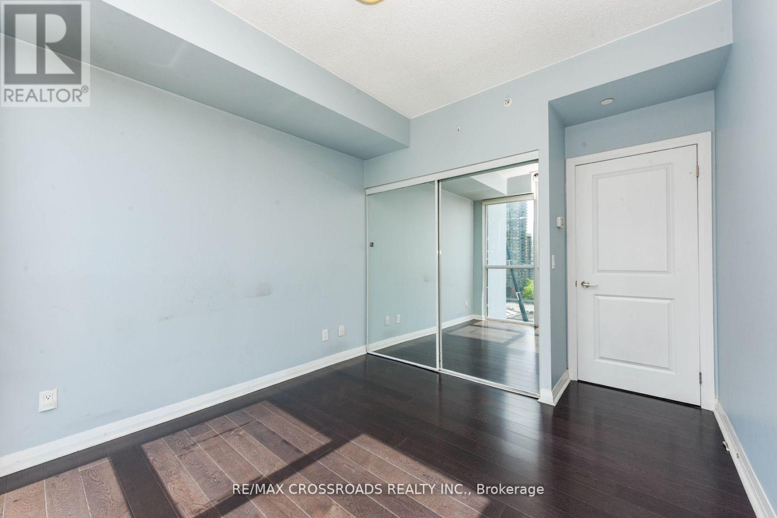 807 - 55 Eglinton Avenue W, Mississauga, Ontario  L5R 3P5 - Photo 8 - W12451580