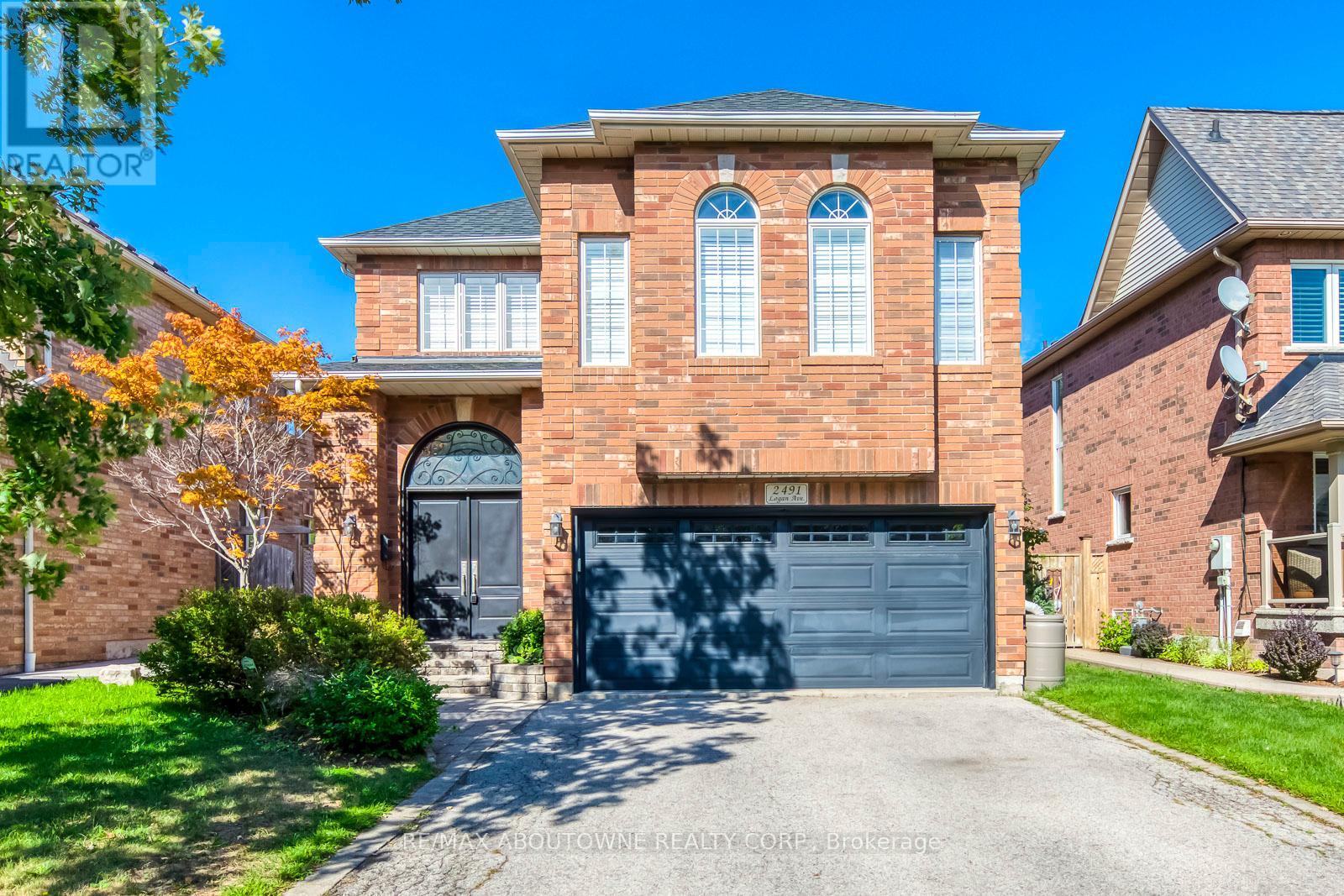 2491 Logan Avenue, Oakville (Ro River Oaks), Ontario  L6H 6S1 - Photo 1 - W12451604