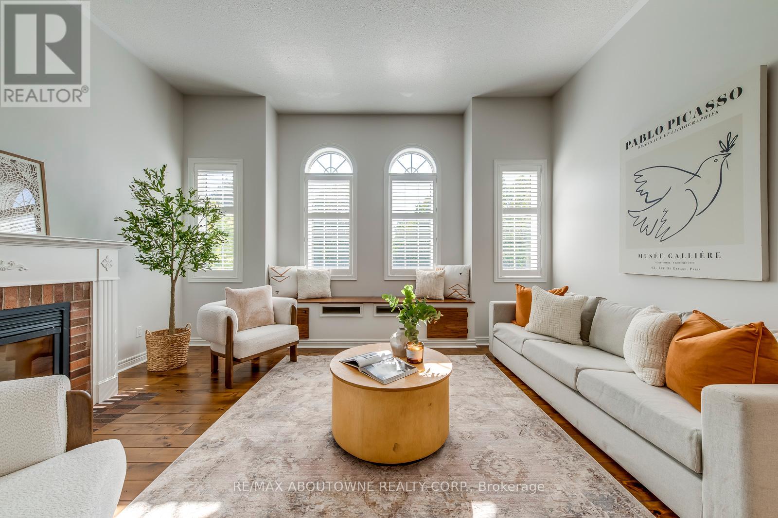 2491 Logan Avenue, Oakville (Ro River Oaks), Ontario  L6H 6S1 - Photo 20 - W12451604