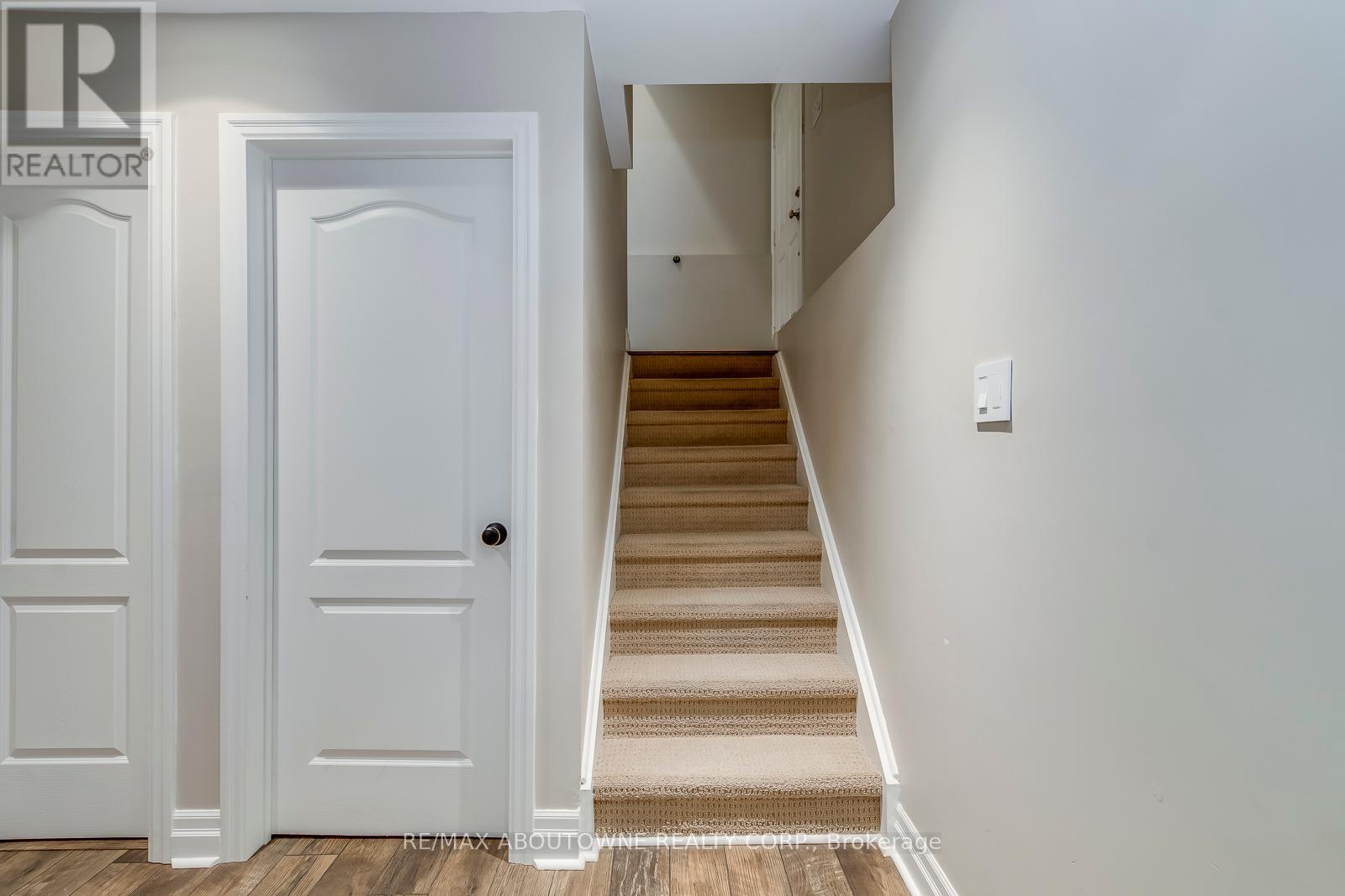 2491 Logan Avenue, Oakville (Ro River Oaks), Ontario  L6H 6S1 - Photo 37 - W12451604
