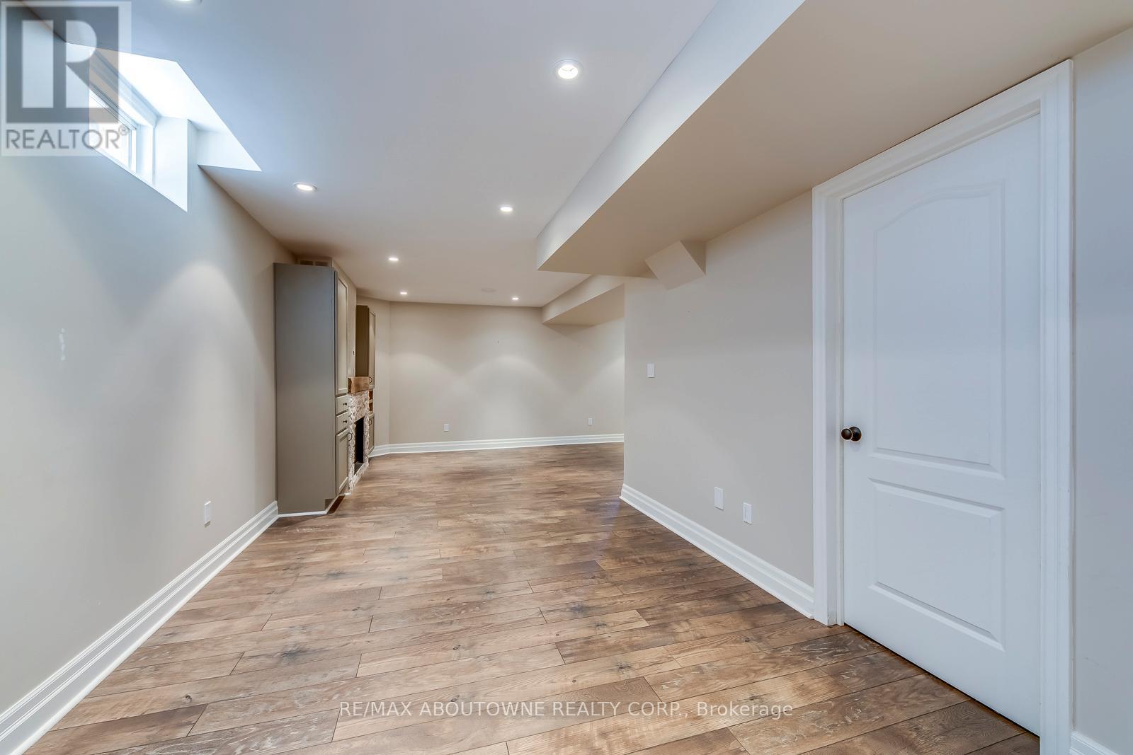 2491 Logan Avenue, Oakville (Ro River Oaks), Ontario  L6H 6S1 - Photo 39 - W12451604
