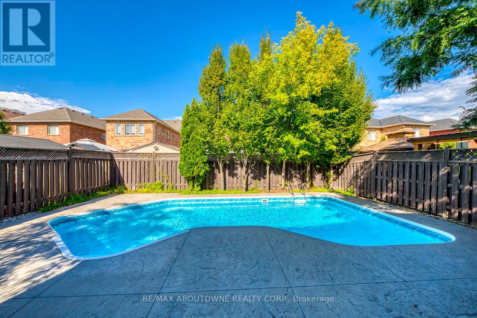 2491 Logan Avenue, Oakville (Ro River Oaks), Ontario  L6H 6S1 - Photo 46 - W12451604