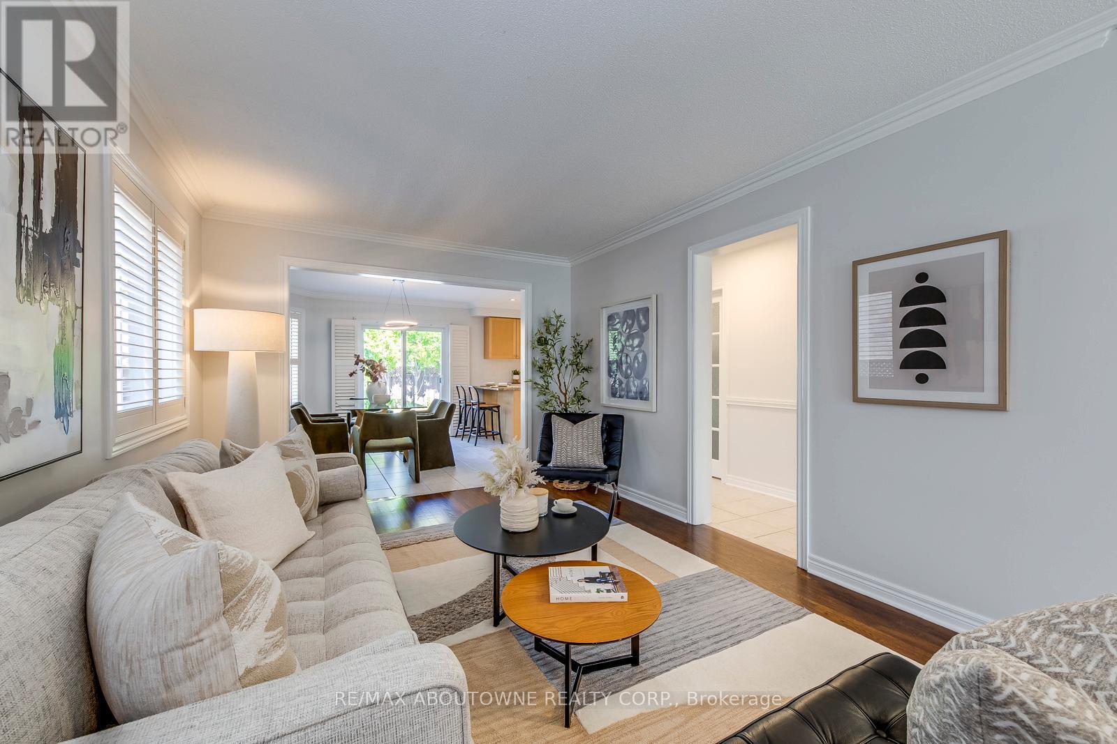 2491 Logan Avenue, Oakville (Ro River Oaks), Ontario  L6H 6S1 - Photo 8 - W12451604