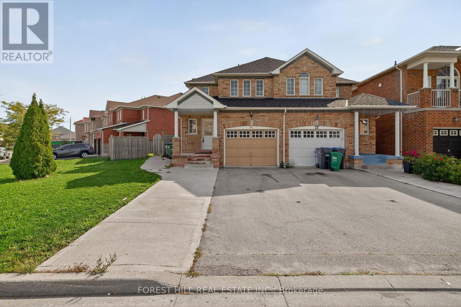 19 Rednor Drive, Brampton (Bram East), Ontario  L6P 1P4 - Photo 1 - W12451610