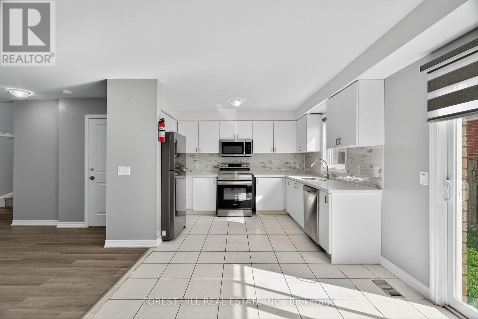 19 Rednor Drive, Brampton (Bram East), Ontario  L6P 1P4 - Photo 10 - W12451610