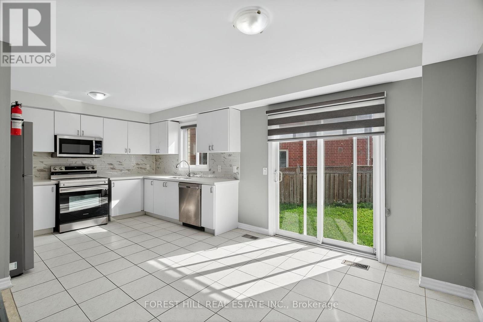 19 Rednor Drive, Brampton (Bram East), Ontario  L6P 1P4 - Photo 9 - W12451610