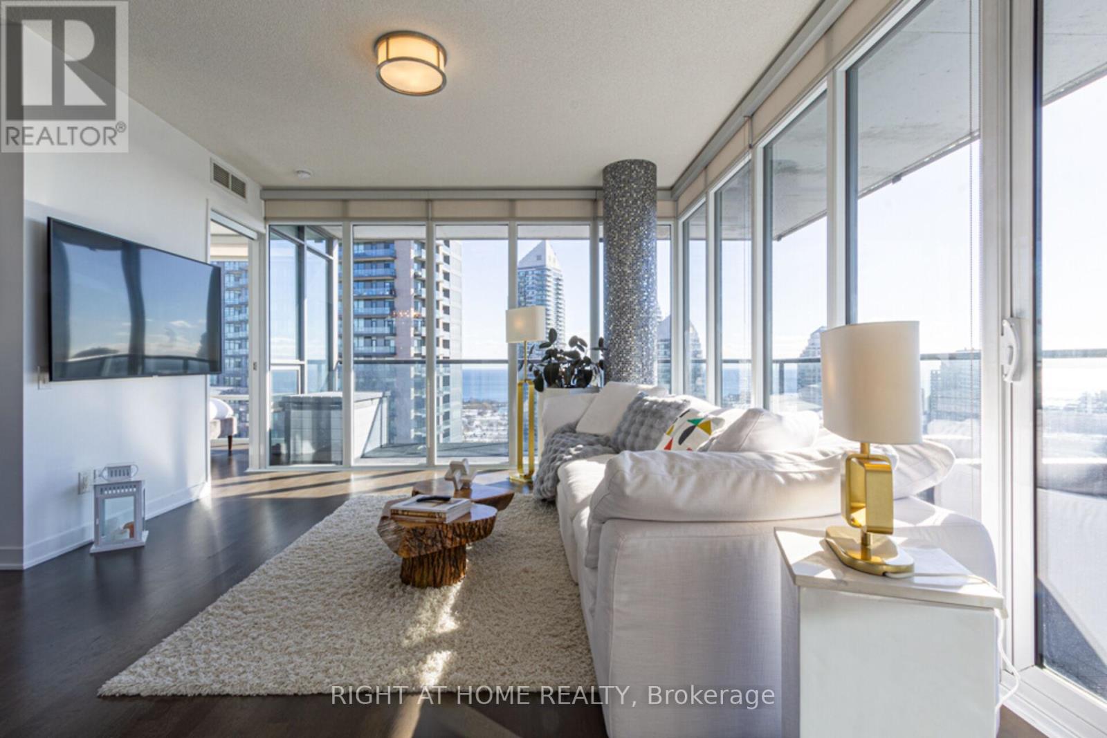 2605 - 88 Park Lawn Road, Toronto, Ontario  M8Y 0B5 - Photo 14 - W12451612