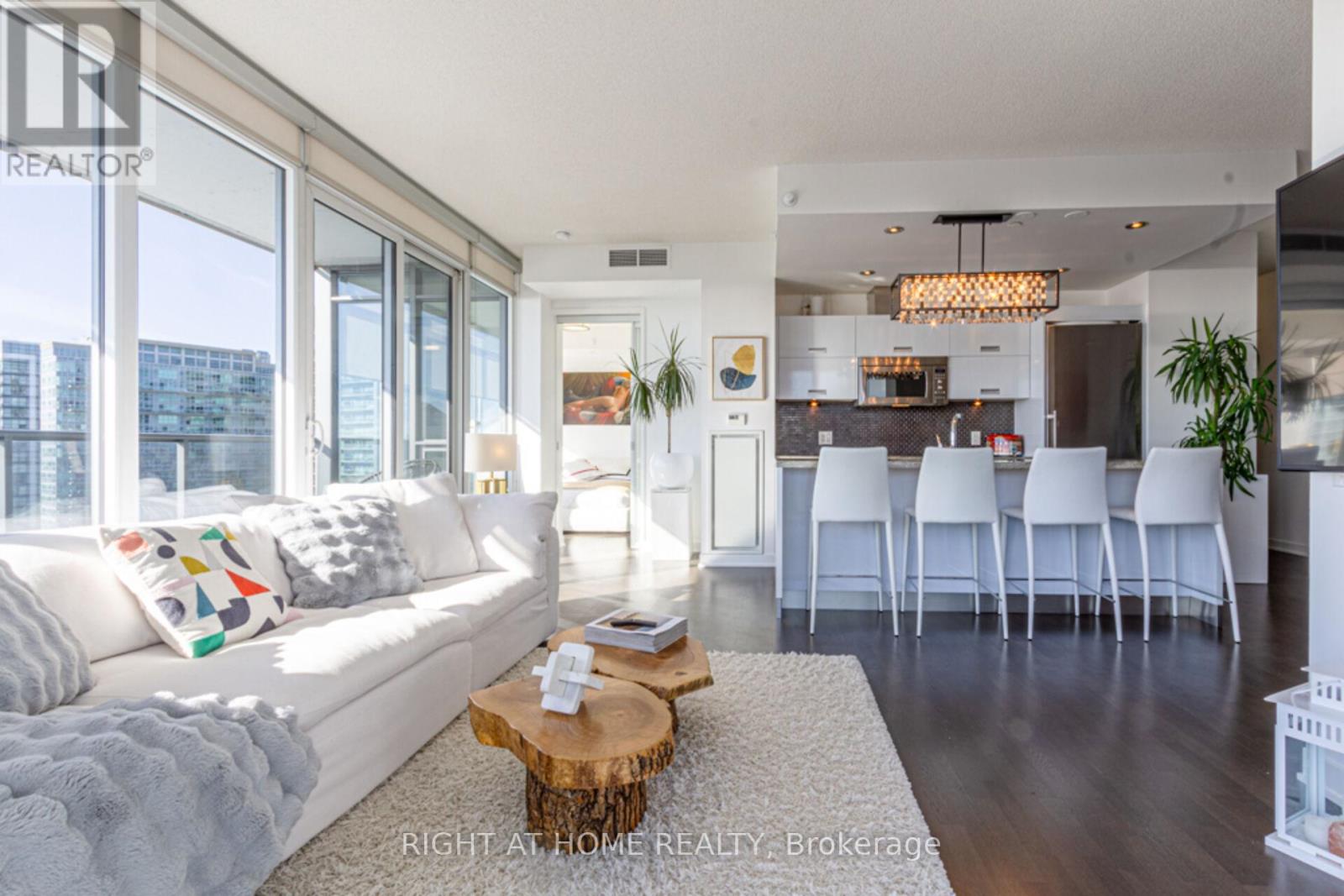 2605 - 88 Park Lawn Road, Toronto, Ontario  M8Y 0B5 - Photo 15 - W12451612