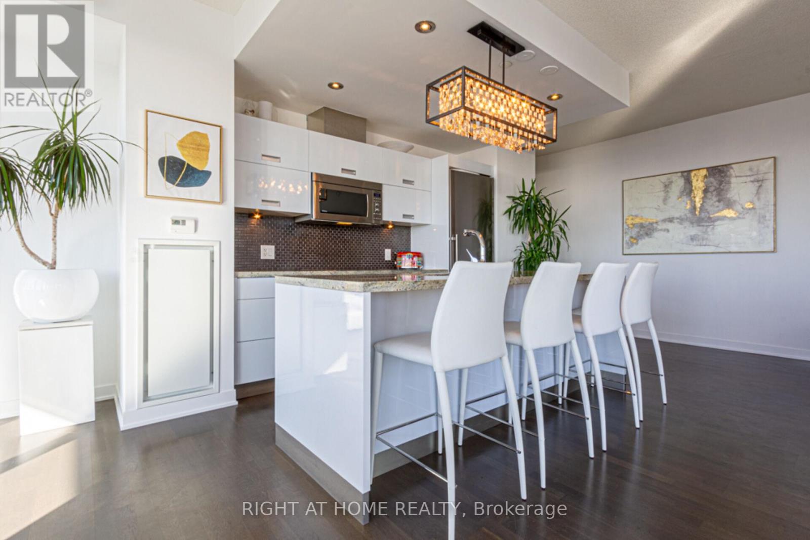 2605 - 88 Park Lawn Road, Toronto, Ontario  M8Y 0B5 - Photo 17 - W12451612