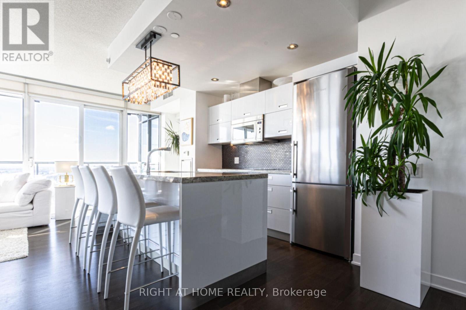 2605 - 88 Park Lawn Road, Toronto, Ontario  M8Y 0B5 - Photo 18 - W12451612