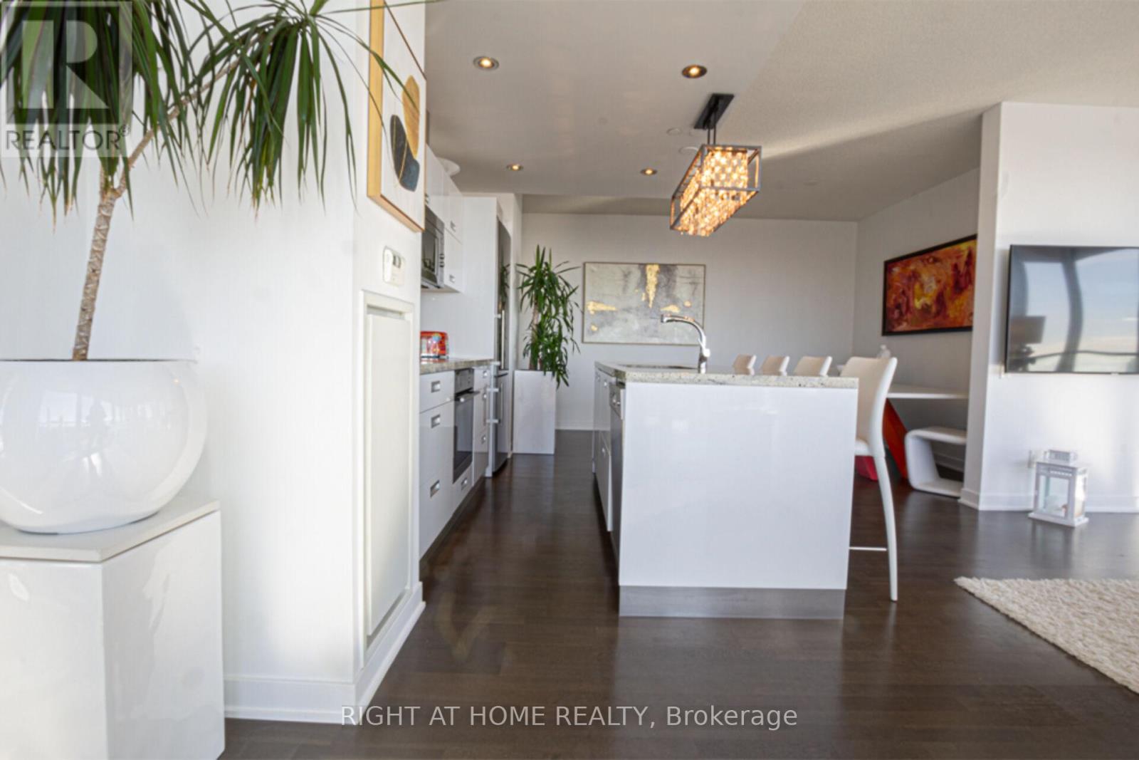 2605 - 88 Park Lawn Road, Toronto, Ontario  M8Y 0B5 - Photo 19 - W12451612