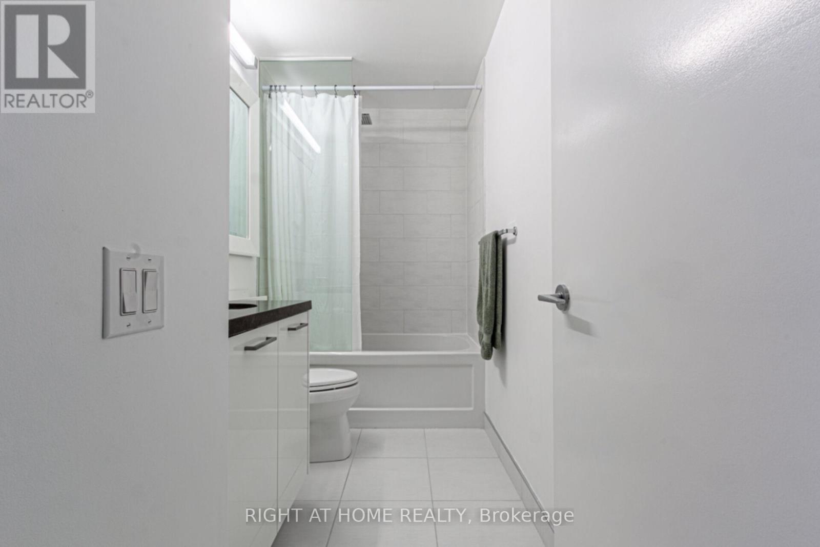 2605 - 88 Park Lawn Road, Toronto, Ontario  M8Y 0B5 - Photo 21 - W12451612