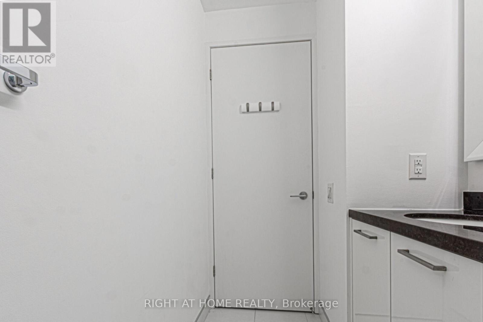 2605 - 88 Park Lawn Road, Toronto, Ontario  M8Y 0B5 - Photo 23 - W12451612