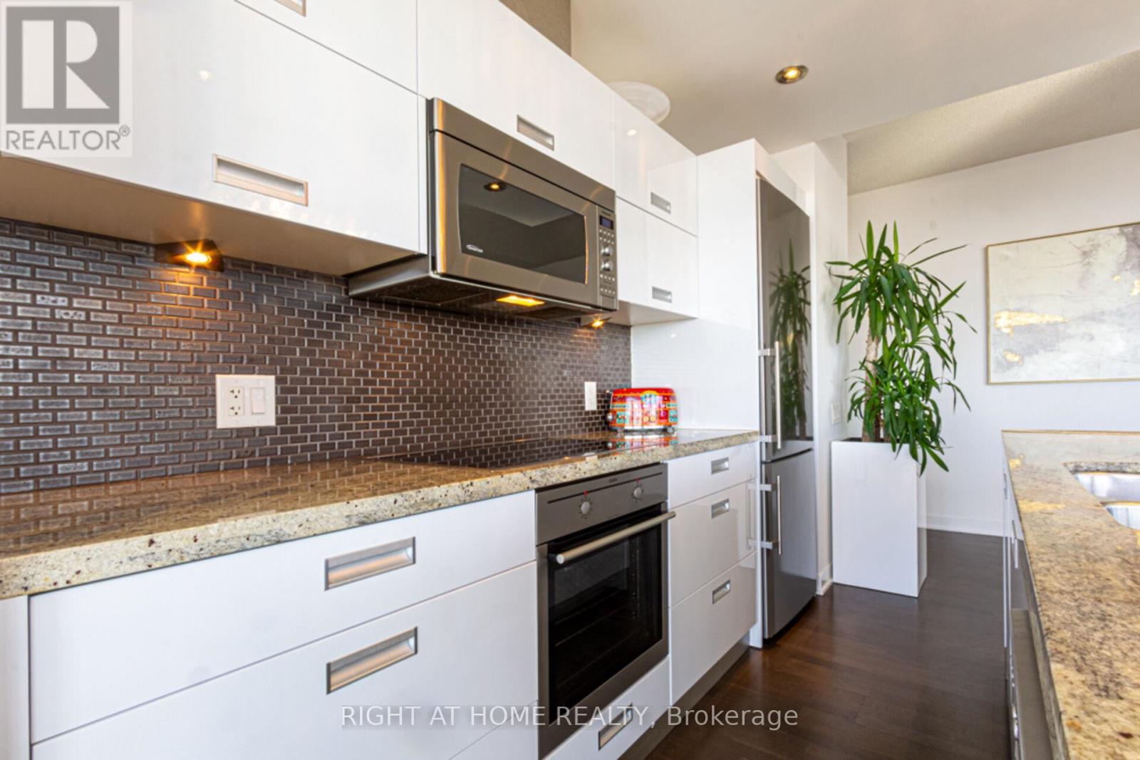2605 - 88 Park Lawn Road, Toronto, Ontario  M8Y 0B5 - Photo 36 - W12451612