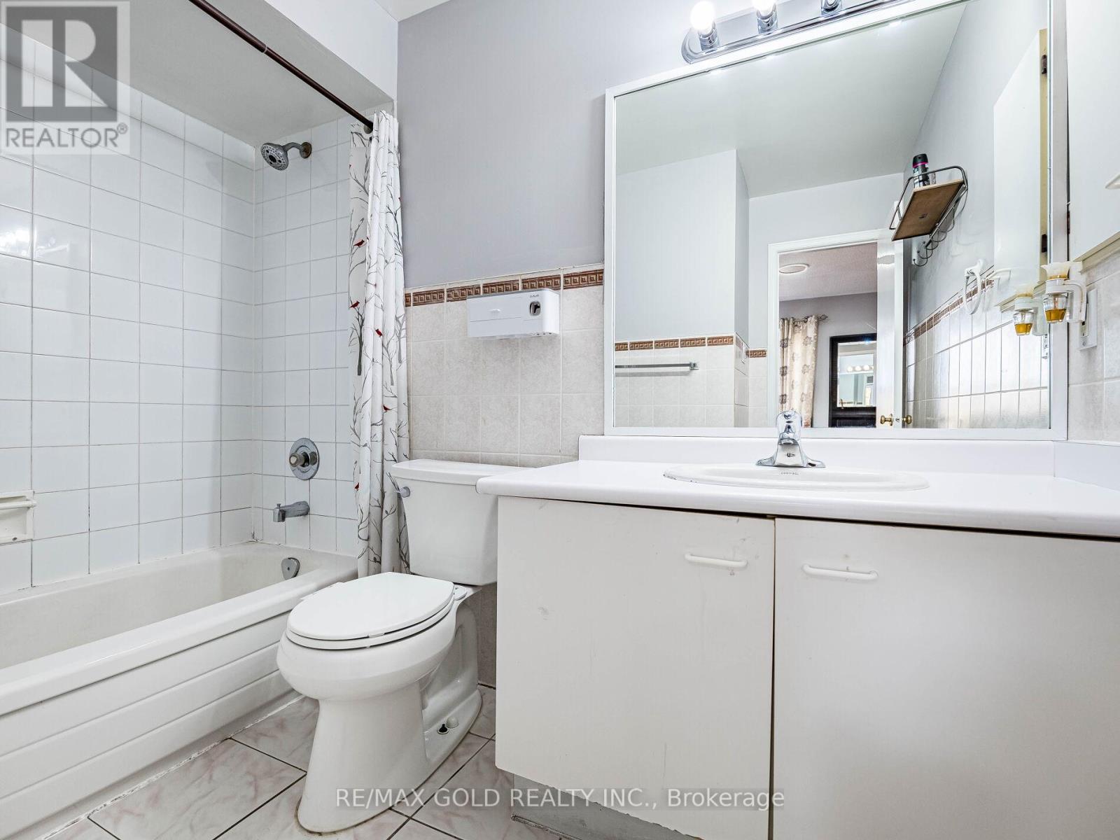80 Timberlane Drive, Brampton (Fletcher's Creek South), Ontario  L6Y 4V7 - Photo 21 - W12451623