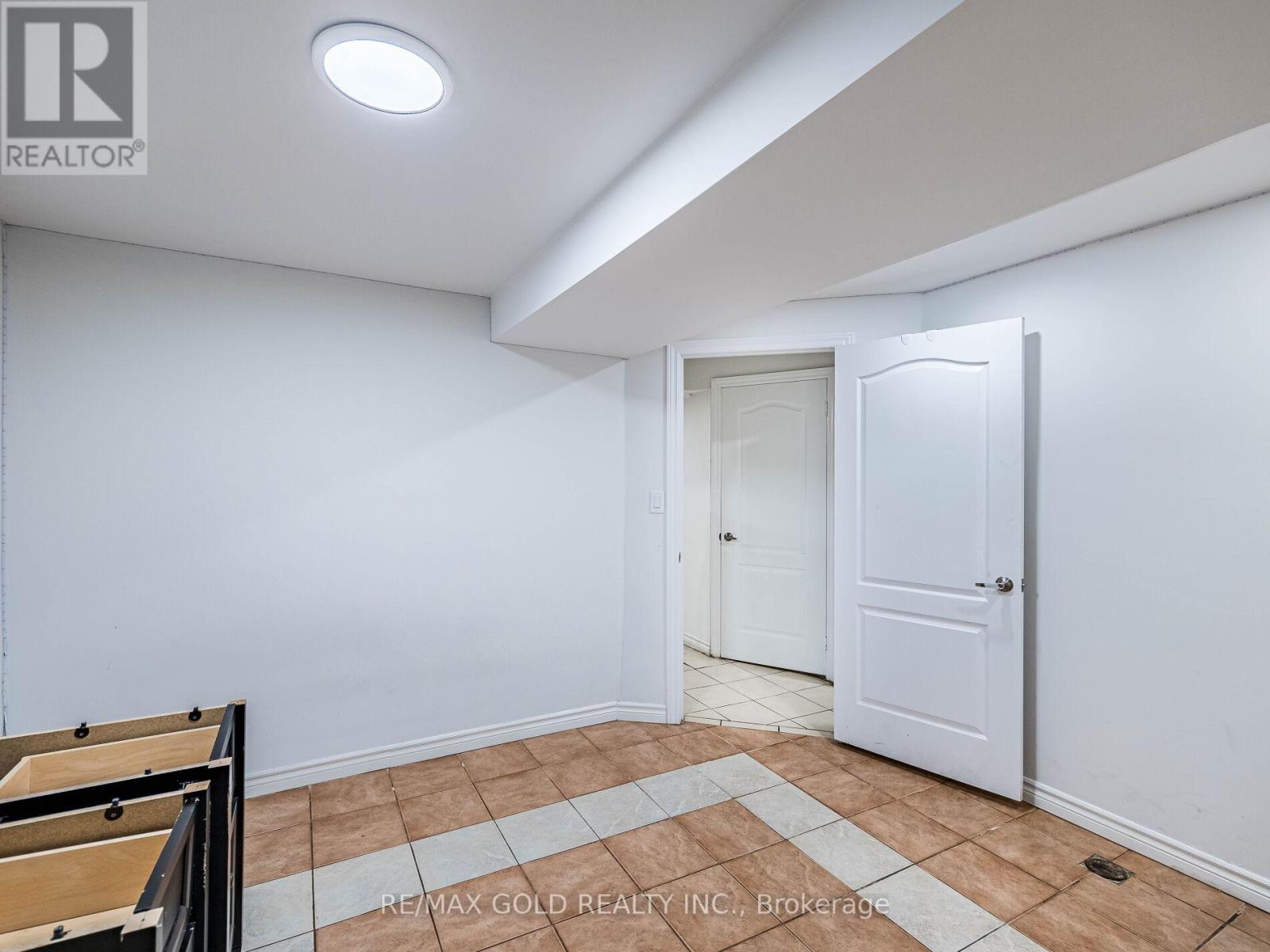 80 Timberlane Drive, Brampton (Fletcher's Creek South), Ontario  L6Y 4V7 - Photo 28 - W12451623