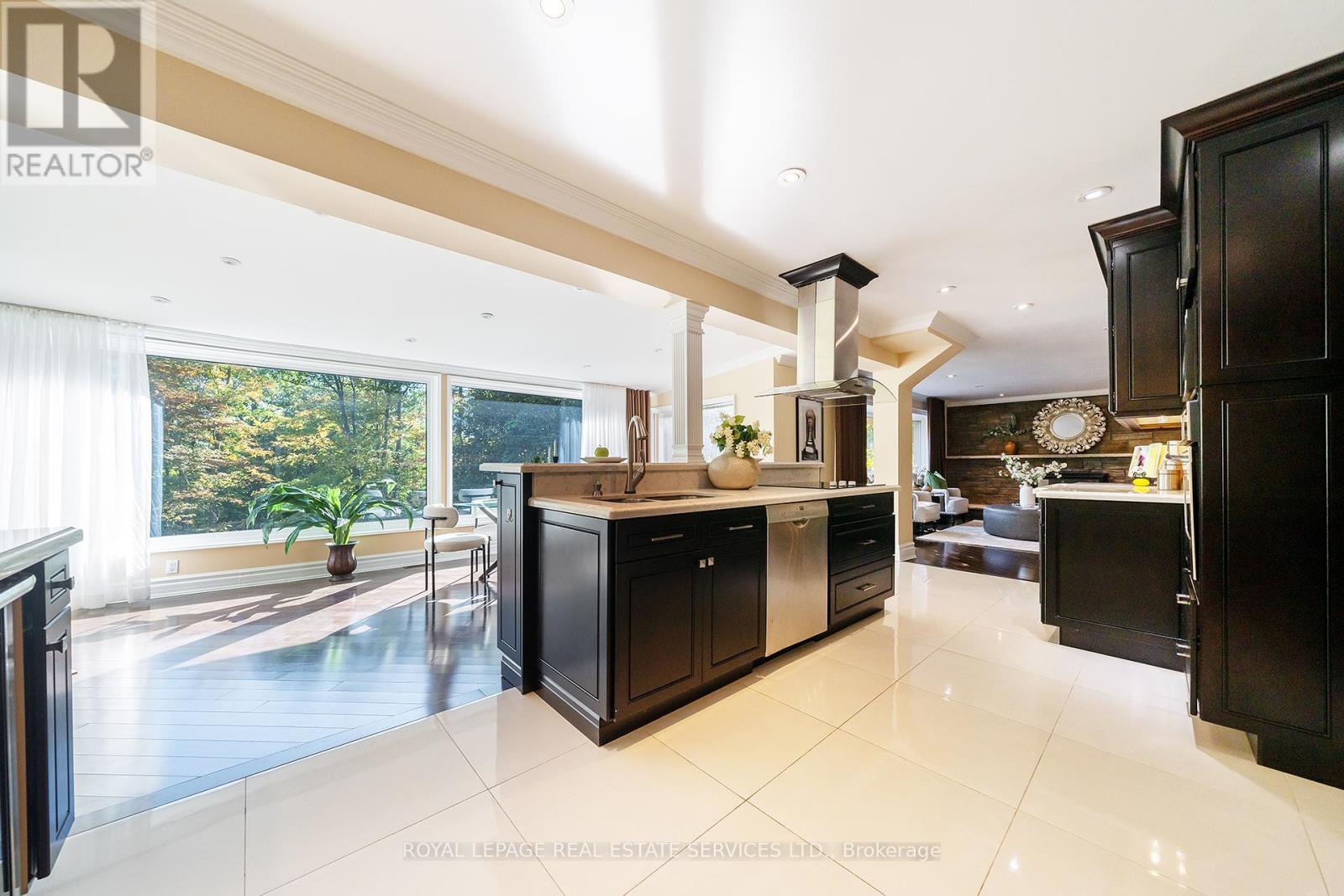 3278 Credit Heights Drive, Mississauga, Ontario  L5C 2L7 - Photo 21 - W12451672