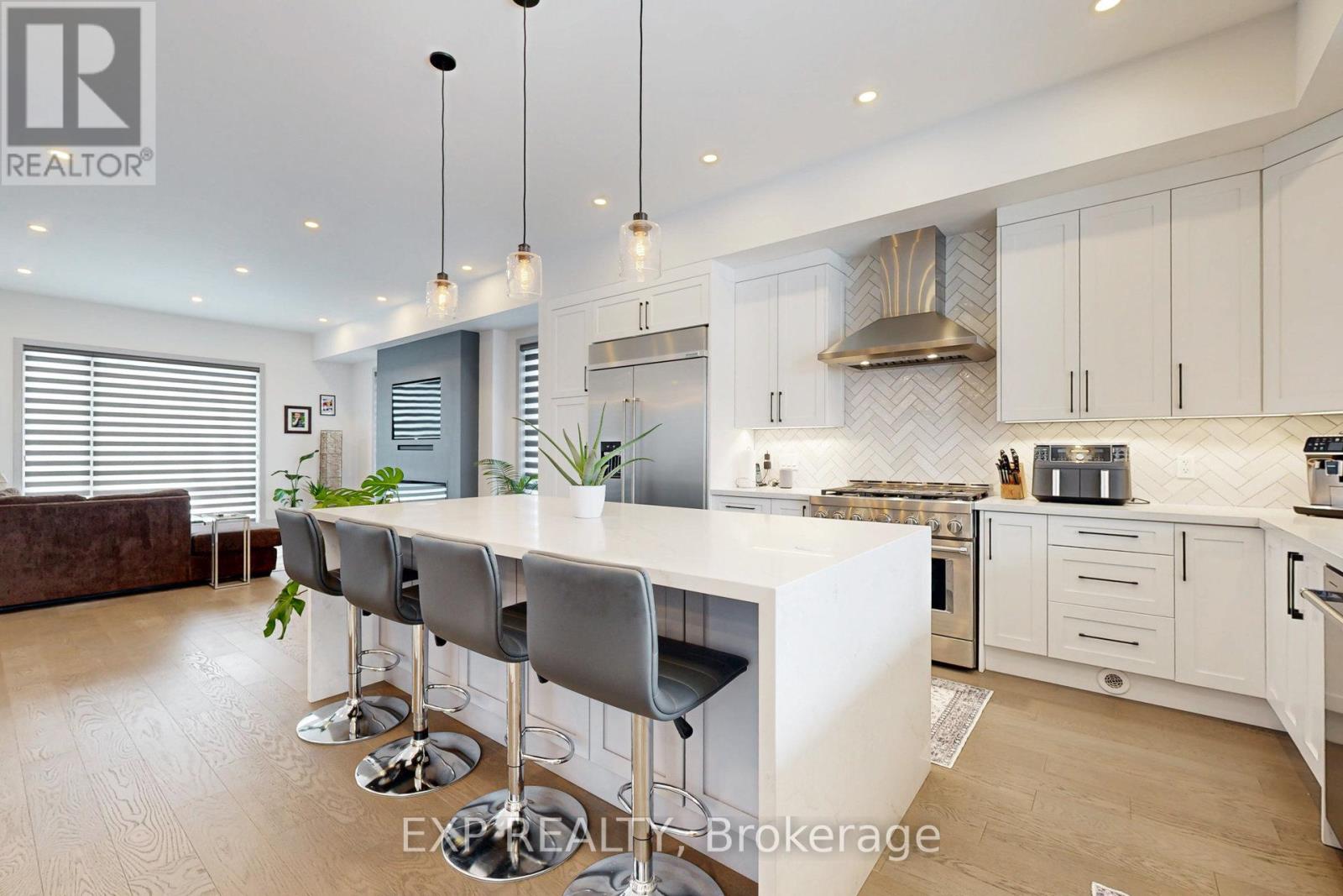 169 Euston Road, Burlington (Appleby), Ontario  L7L 4V7 - Photo 12 - W12451687