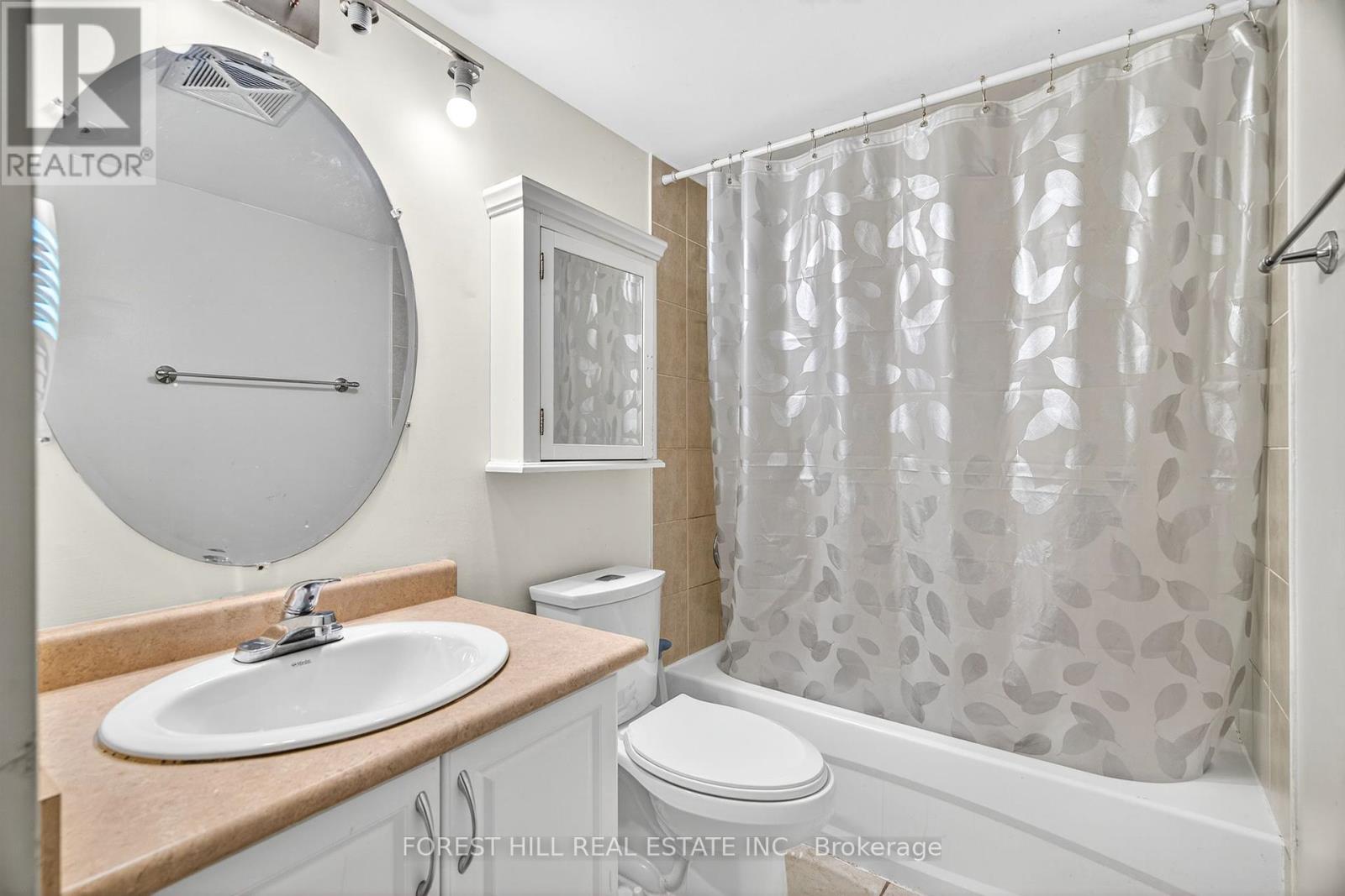 2022 - 3035 Finch Ave Avenue W, Toronto, Ontario  M9M 0A3 - Photo 17 - W12451688