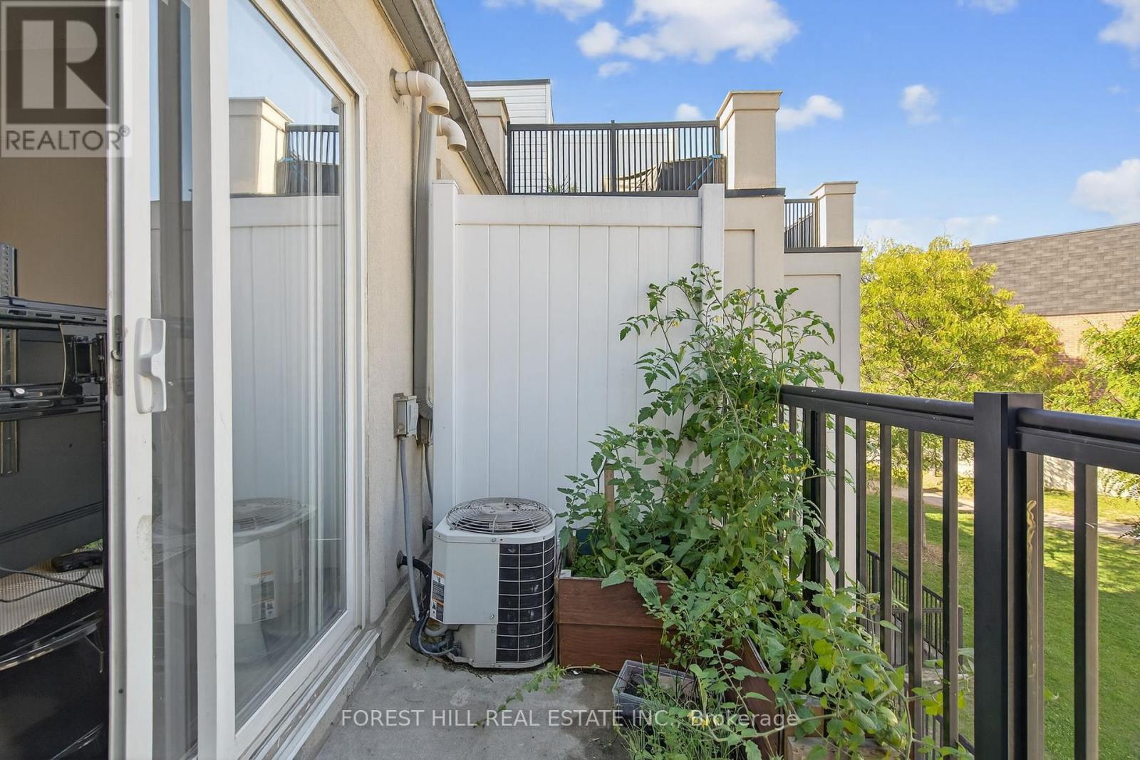 2022 - 3035 Finch Ave Avenue W, Toronto, Ontario  M9M 0A3 - Photo 21 - W12451688