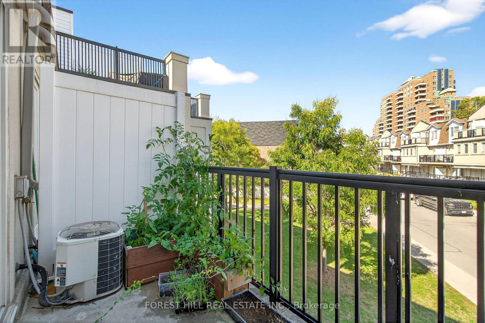 2022 - 3035 Finch Ave Avenue W, Toronto, Ontario  M9M 0A3 - Photo 22 - W12451688