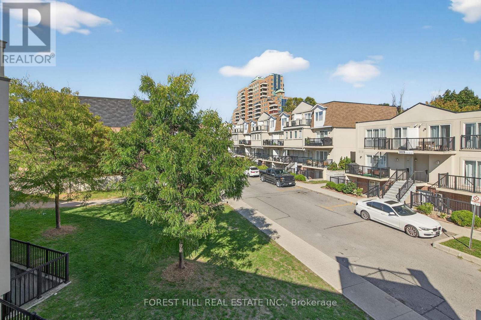 2022 - 3035 Finch Ave Avenue W, Toronto, Ontario  M9M 0A3 - Photo 4 - W12451688