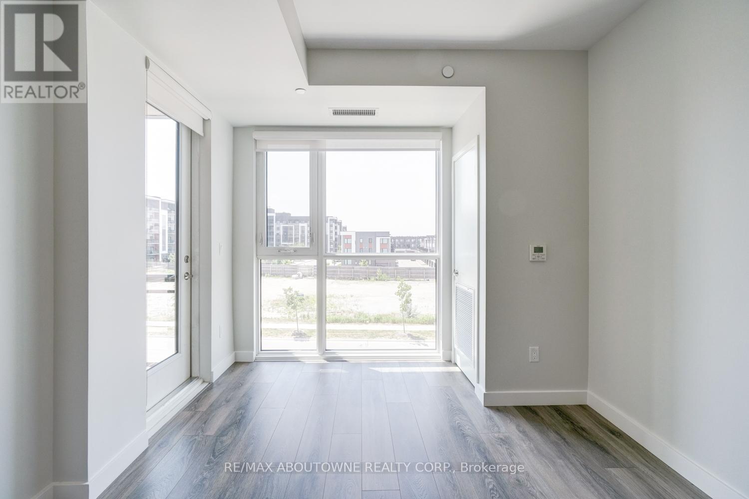302 - 150 Sabina Drive, Oakville, Ontario  L6H 7C3 - Photo 16 - W12451700