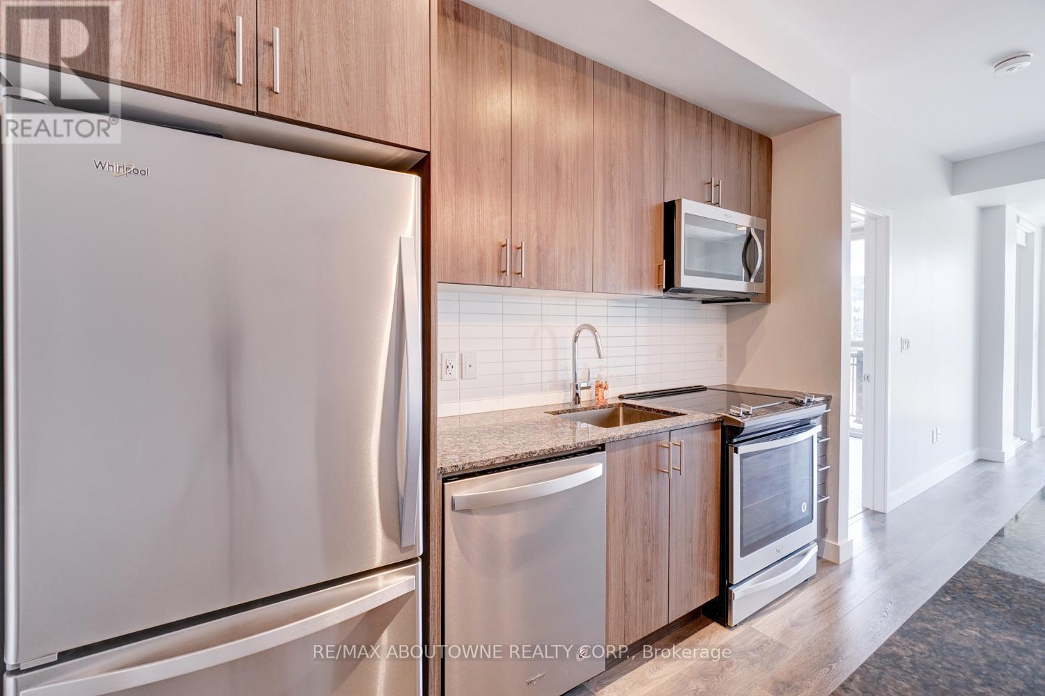 302 - 150 Sabina Drive, Oakville, Ontario  L6H 7C3 - Photo 23 - W12451700