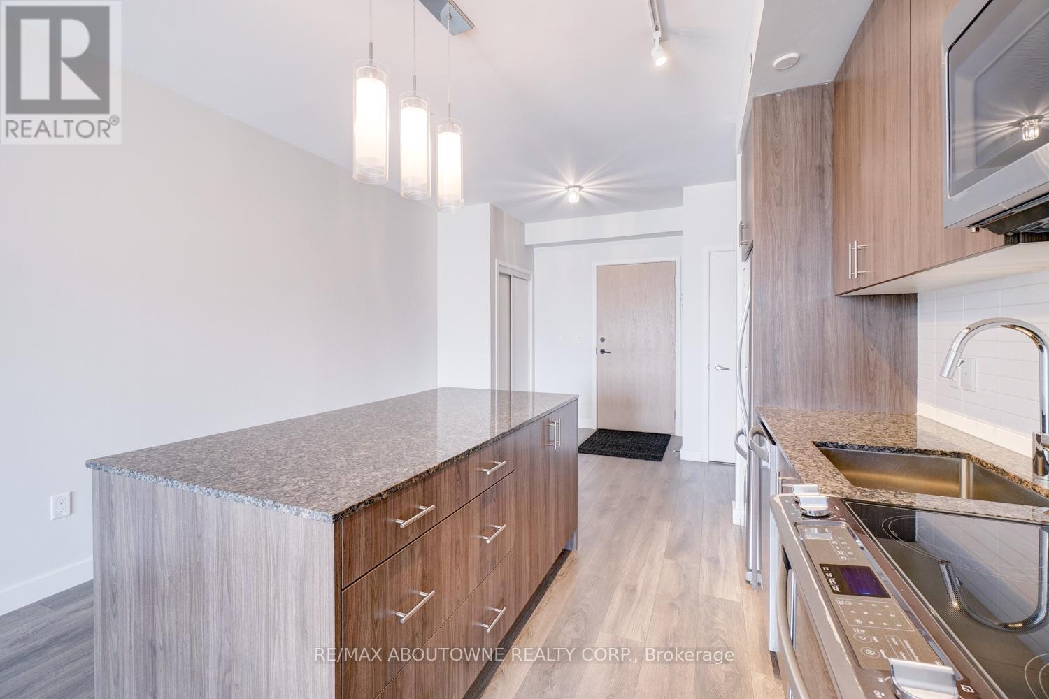 302 - 150 Sabina Drive, Oakville, Ontario  L6H 7C3 - Photo 25 - W12451700